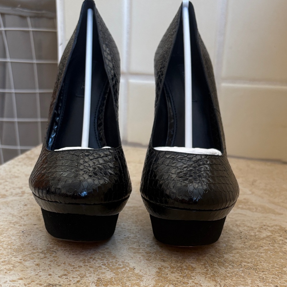 Rachel Zoe Black Textured Heels - Picture 2 of 9